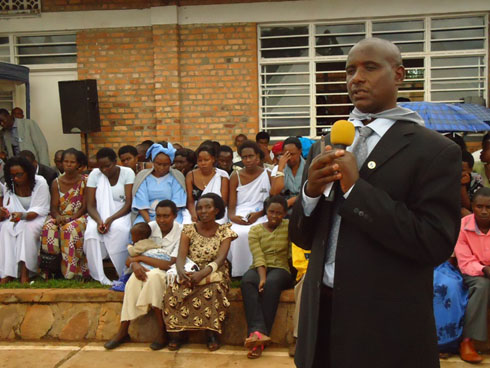 Umuyobozi w'akarere ka Kayonza avuga ko hagaragaye abantu bapfobya Jenoside bake ugereranyije n'imyaka yashize.