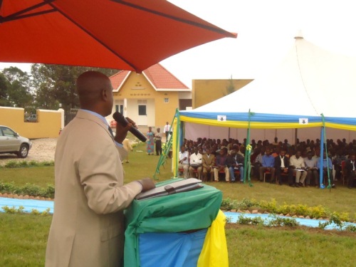 Umuyobozi w'akarere ka Kayonza yasabye abaturage guhinga soya ku bwinshi mu nteko rusange y'akarere.