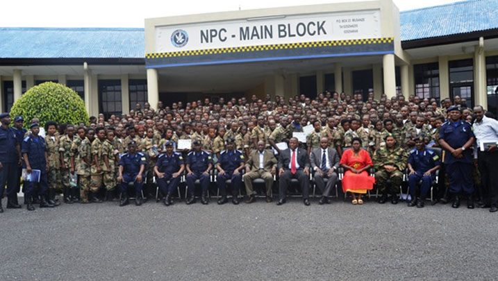 Abakorerabushake basabwe guhinduka no guhindura igihugu cyiza.