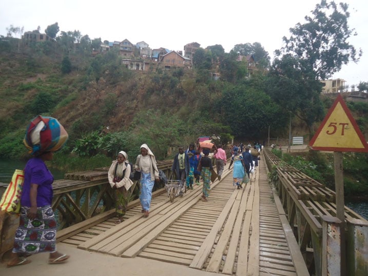 Nyuma y'uko Congo ikuyeho amafaranga ya Viza yakaga Abanyarwanda, urujya n'uruza ku mupaka wa Rusizi ya mbere rwiyongereye.