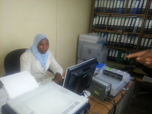 Uwimana Odette Assia, umunyamabanga rusange w'akarere ngo azaba aciye ukubiri no gusiragira ajyana inyandiko hirya no hino.