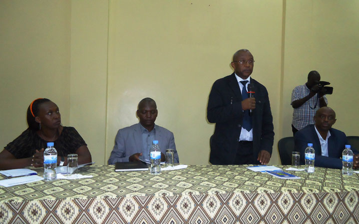 Uyoboye indorerezi za Sosiyete Sivile, Perezida wa NEC, Umuyobozi w'imiryango ya gisivile n'uhagarariye UNDP.