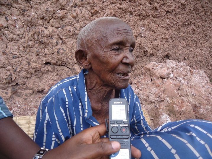 Uyu mukecuru yaba afite imyaka iri hagati ya 115 na 118 ugendeye ku myaka bavuga intambara yo ku Rucunshu yabereyeho.