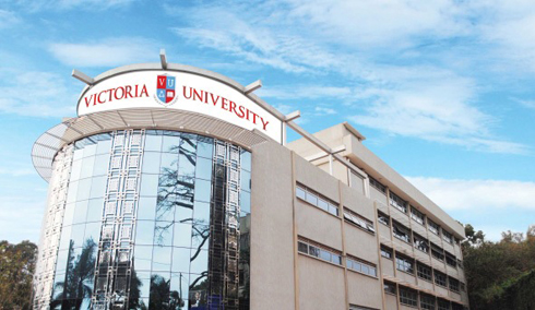 Kuba Uganda ishaka guhana ababana nahuje ibitsina byatumye Victoria University ihagarikirwa inkunga amasomo arahagarara.