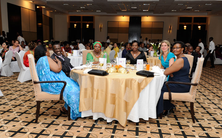 Perezida w'inteko ya Afurika y'iburasirazuba, Margaret Nantongo, Perezida wa Sena y'u Rwanda Jean Damascene Ntawukulilyayo, Perezida wa Komisiyo ya Afurika yunze ubumwe, Mrs Nkosazana Zuma, Mme Jeannette Kagame, Perezida wa WIP Ms Silvana Koch-Melhrin na Perezidante w'umutwe w'abadepite mu Rwanda MUKABALISA Donatille.