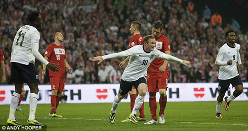 Wayne Rooney yafashije Abongereza kujya mu gikombe cy'isi ubwo batsindaga Pologne 2-0.