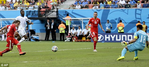 Xherdan Shaqiri watsinze ibitego 3-0 Honduras, yahesheje Ubusuwisi kuzahura na Argentine muri 1 cya 8.