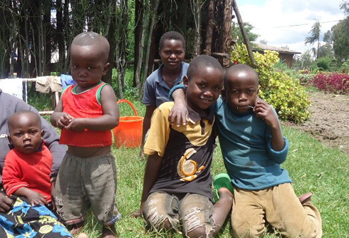 Nyiratabaro yahungukanye abana batanu ariko umwe mukuru niwe yibyariye, abandi ni aba bene wabo bitabye Imana.