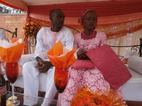 Ziggy 55 n'umukunzi we mu muhango wo gusaba no gukwa.