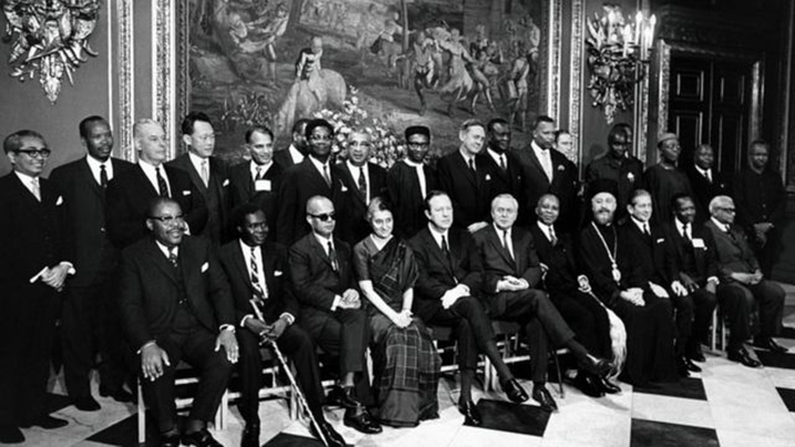 Ibihugu byashinzwe Commonwealth bwa mbere byawise "The British Commonwealth Nation states" ariko biza gukuraho ijambo "British"