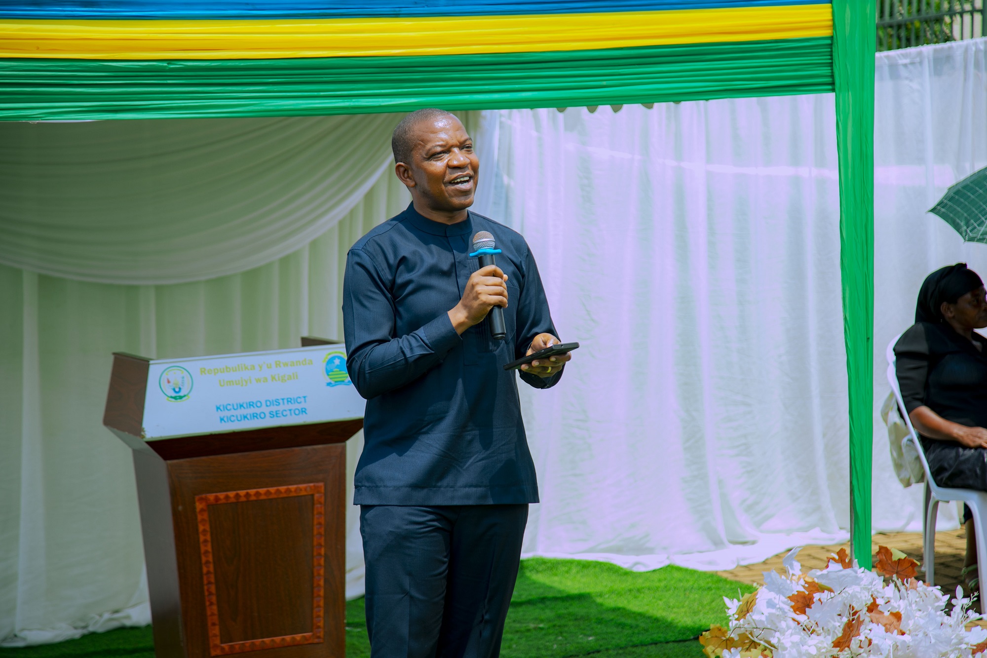 Mutsinzi Antoine uyobora Akarere ka Kicukiro yashimye ibyagezweho biturutse ku mikoranire y'Umurenge wa Kicukiro n'ihuriro ry'amadini n'amatorero (RIC), avuga ko iyi gahunda ikwiye kugezwa no mu yindi mirenge
