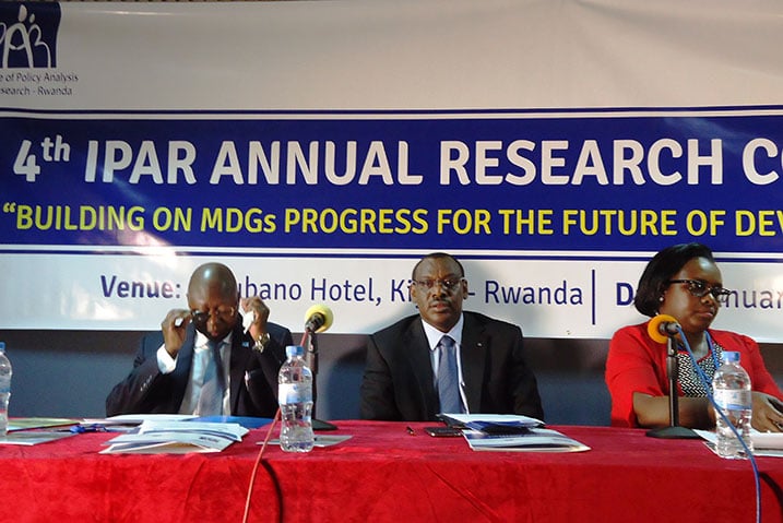 L-R: Dr Lamin (UN), Amb Gatete (MINECOFIN) na Kayitesi (IPAR).