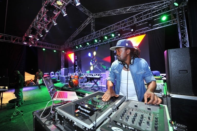 DJ Afrikana nawe yari yabukereye mu kuangavanga amajwi.