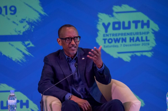 Perezida Kagame avuga ko uko umuntu akura ari ko arushaho gusobanukirwa isi atuyemo