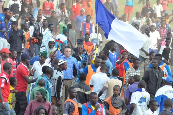 Nyuma y'umukino abafana buzuye ku mutoza ndetse na Ismaila Diarra watsinze ibitego bibiri
