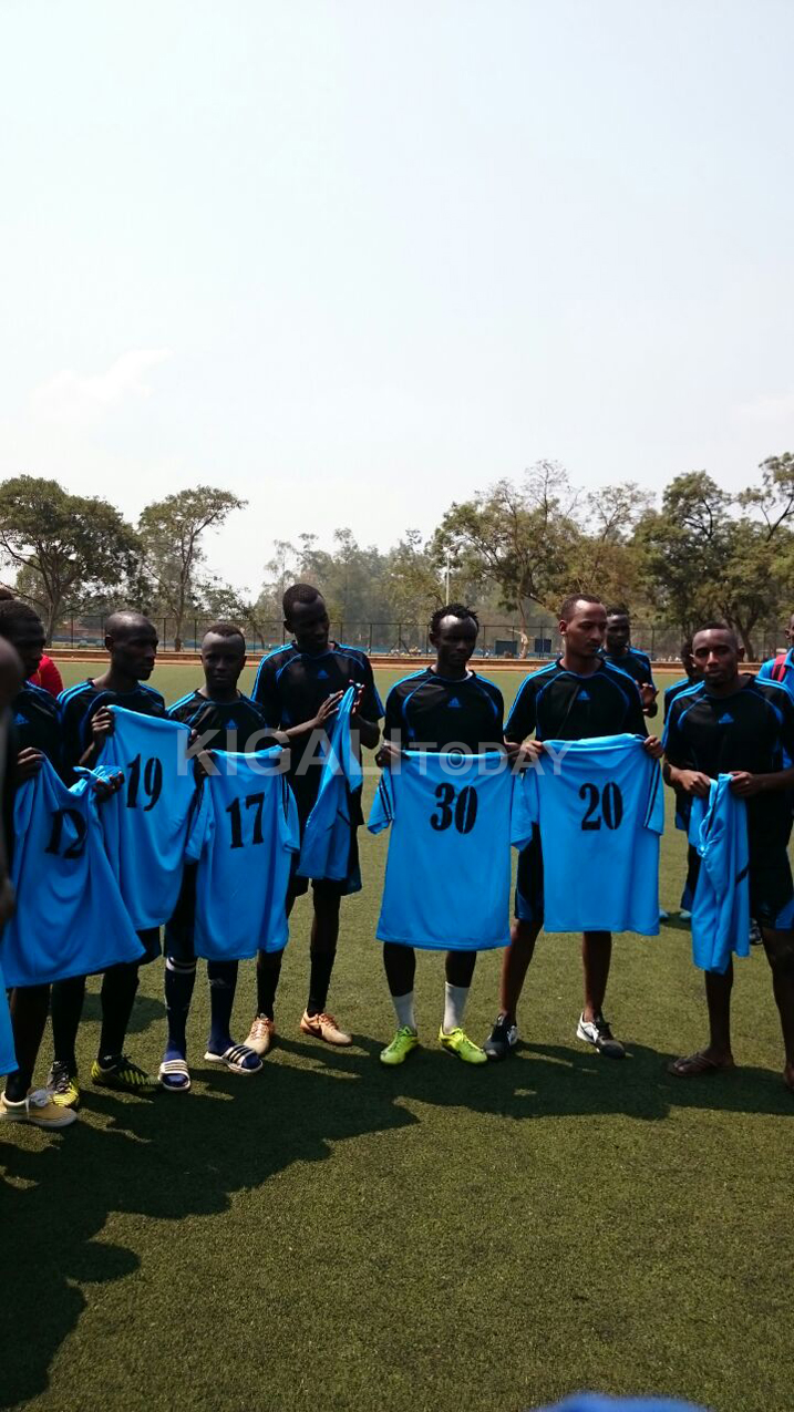 Abagera kuri 14 binjiye muri Police FC