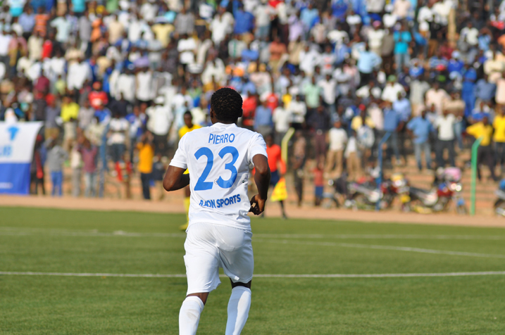 Kwizera Pierrot wa Rayon Sports, arahabwa amahirwe yo kuba umukinnyi w'umwaka