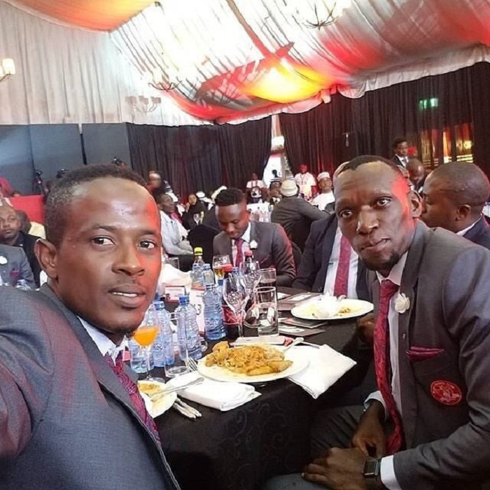 Kapiteni w'Amavubi Haruna Niyonzima na mugenzi we Kagere muri Mo Simba Awards 2019