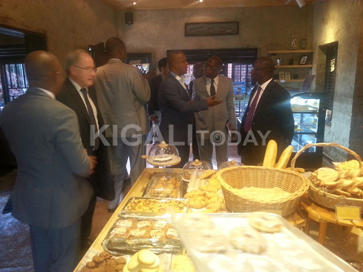 Aba bashyitsi basuye ibigo bitanga ubumenyingiro mu Rwanda. 