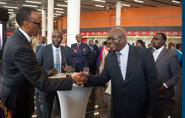 Aba mbere bahaganuye.
