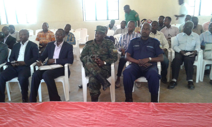 Abacukuzi biyemeje guhindura imikorere bagakora kinyamwuga.