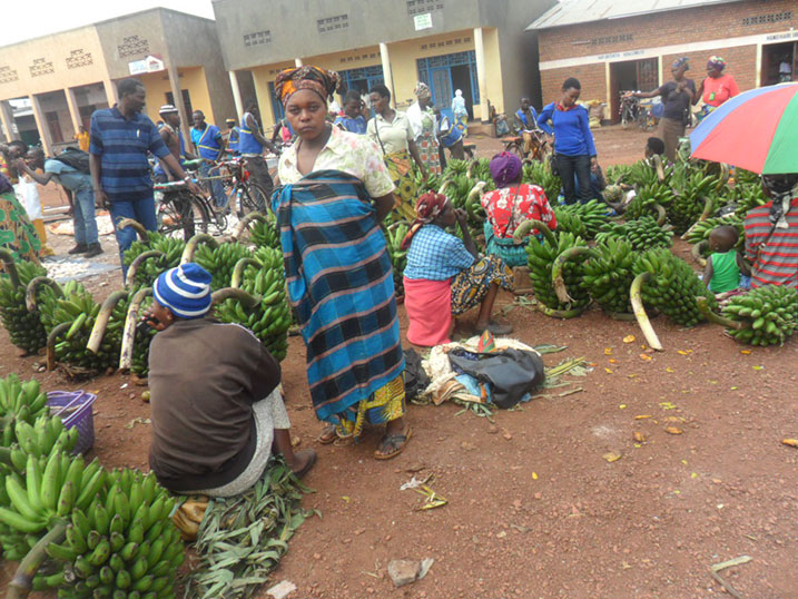 Abacuruzi bategereje abaguzi ariko bababuze.