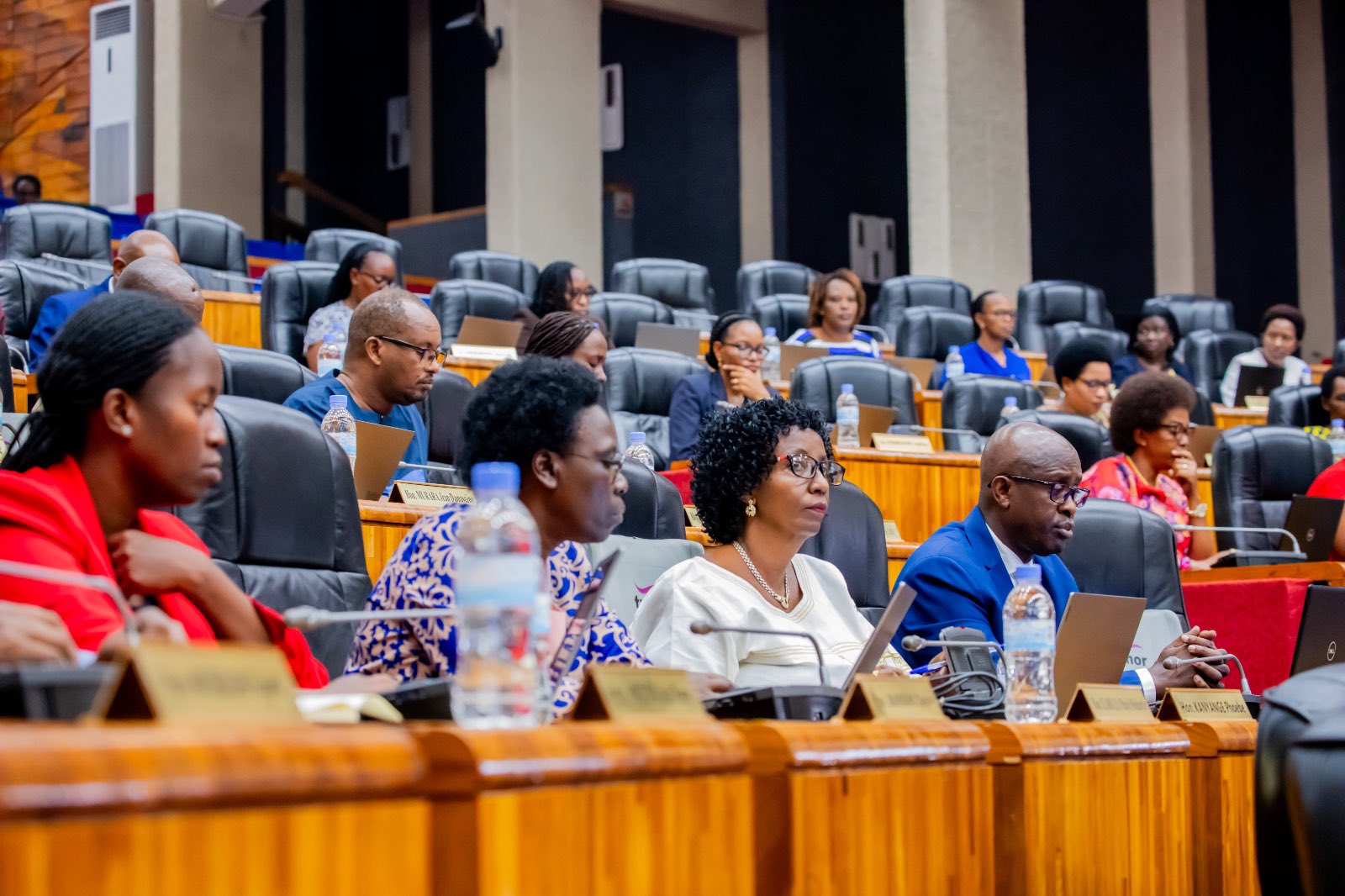 Abadepite bavuga ku bibazo byugarije abarokotse Jenoside yakorewe Abatutsi
