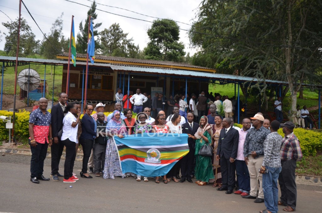 Abadepite bo muri EALA basuye One Sop Border Post ya Ruhwa