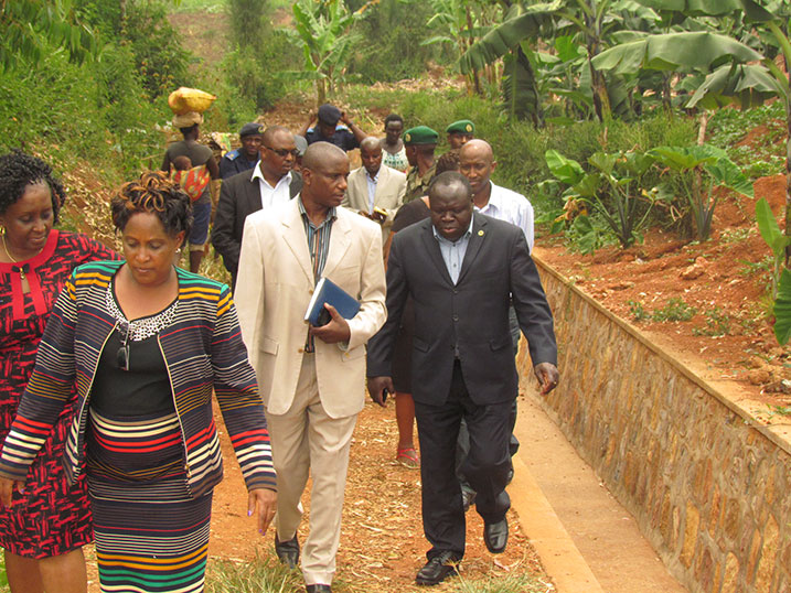 Abadepite ba EALA batambagira umuyoboro w