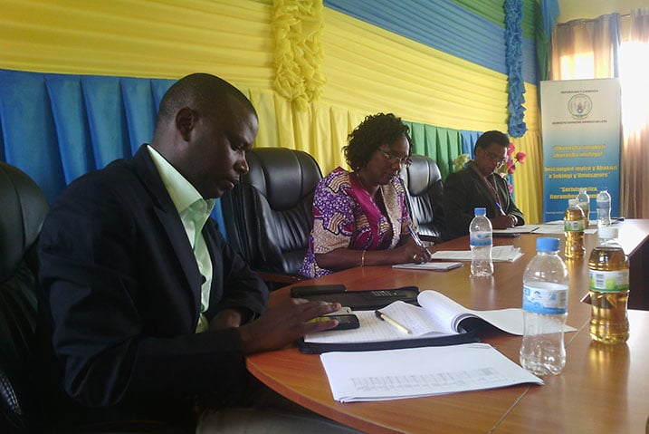 Abadepite basabwe ko hakorwa igenzura mu bahabwa inkunga y