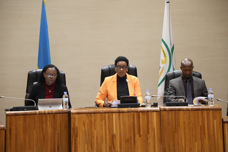 Bagiye gutumizaho zimwe mu nzego za Guverinoma kugira ngo zizagire ibyo zisobanura