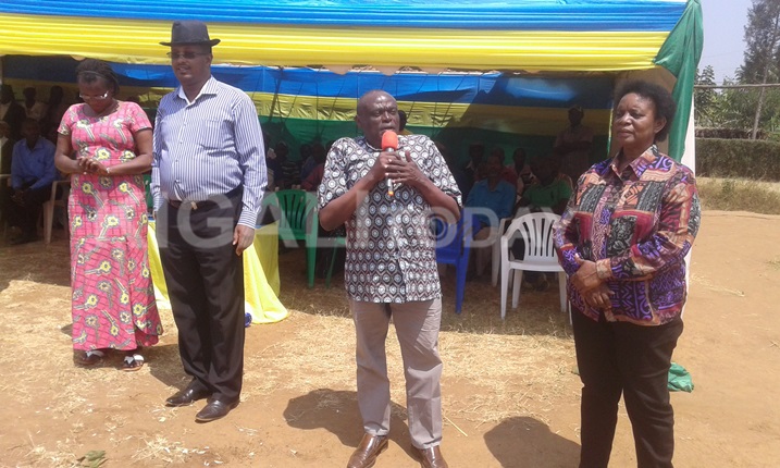 Abadepite babanza kwibwira abaturage n'ikibagenza.