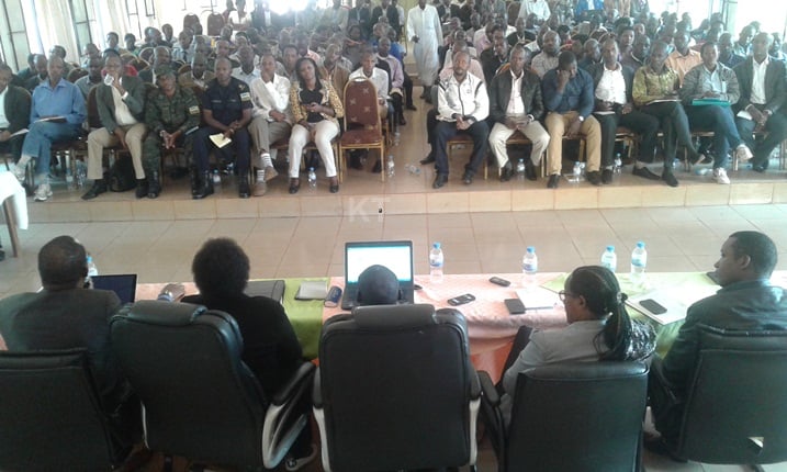 Intumwa za Rubanda zahuye n'abagize inzego zitandukanye zikorera mu Karere ka Kirehe, maze banenga umwanda basanze mu baturage.