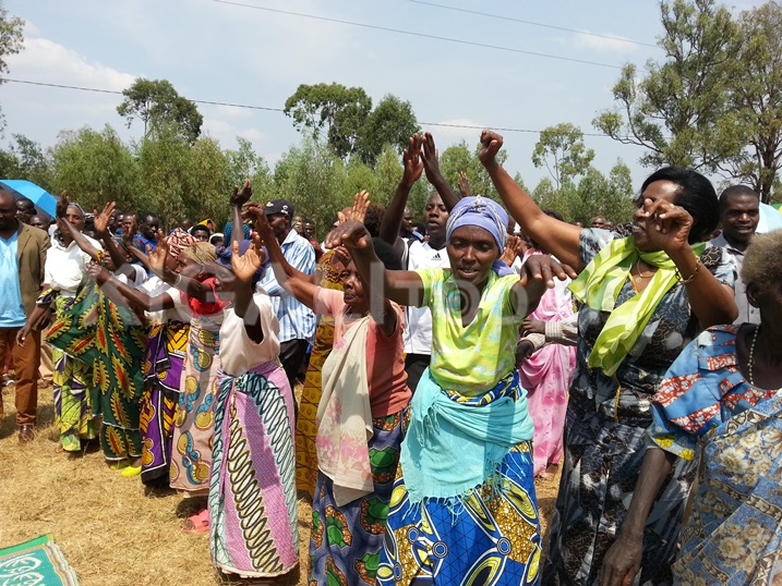 Abadepite basabanye n'abaturage babyina kuburyo abaturage babahaye ibitekerezo bisanzuye babiyumvamo.
