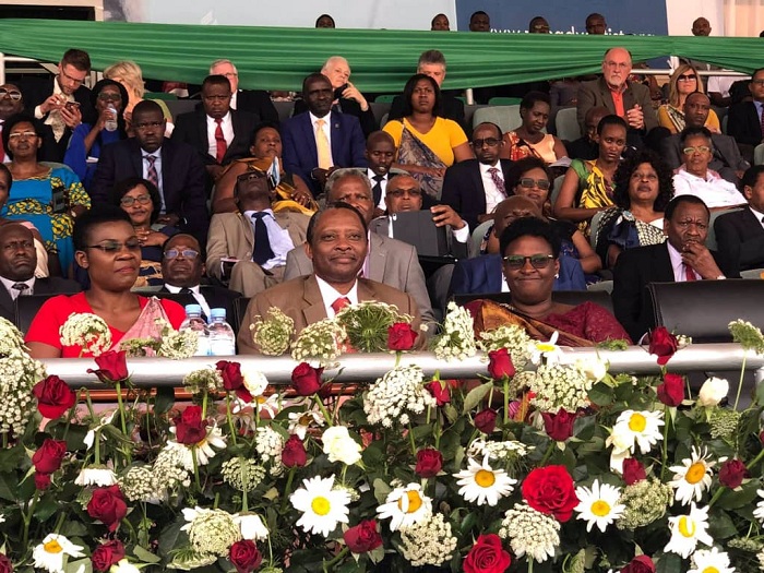 Abayobozi bakuru b'Igihugu bari bitabiriye uwo muhango