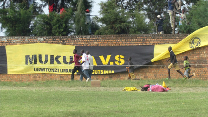 Abafana bake ba Mukura VS ngo bari mu batari bishimiye umutoza Kayiranga.
