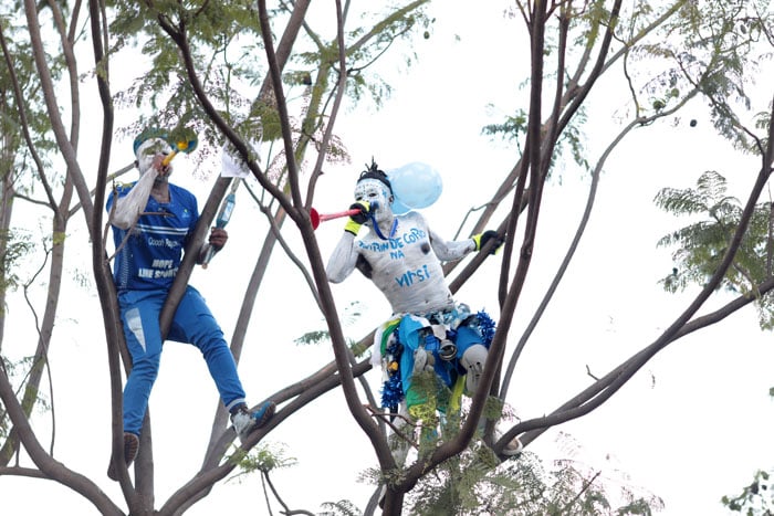 Abafana babujijwe kujya muri Stade bitunguranye, umukino wa nyuma bawurebeye mu biti