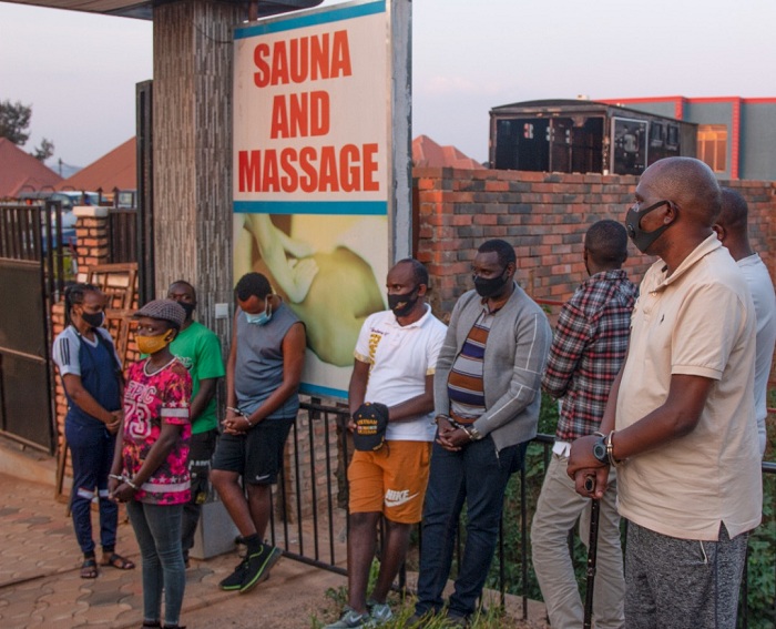 Bafatiwe muri Sauna barenze ku mabwiriza yo kwirinda Covid-19