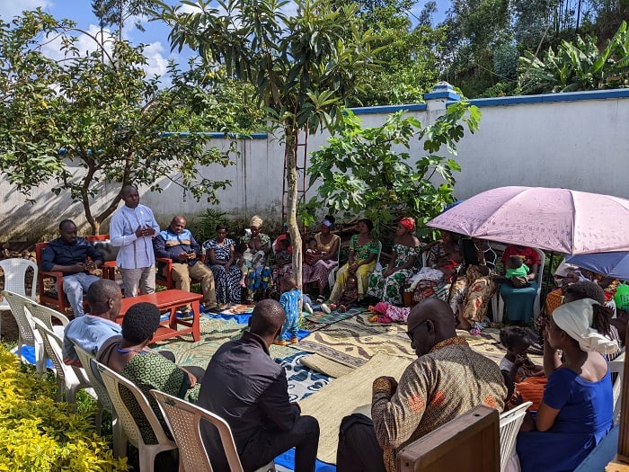 Abafite abana bagaragayeho imirire mibi bahurira muri rumwe mu rugo baba batoranyije bagategura indyo yuzuye bakanahabwa impanuro zituma bagira ibyo bakosora