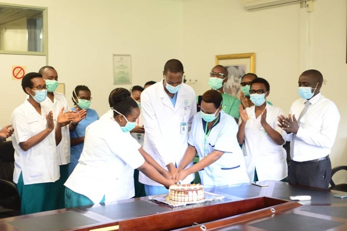 Kuri uyu wa gatatu wari umunsi mpuzamahanga wahariwe Abaforomo n'abaforomokazi, basangiye umutsima w'imyishimo