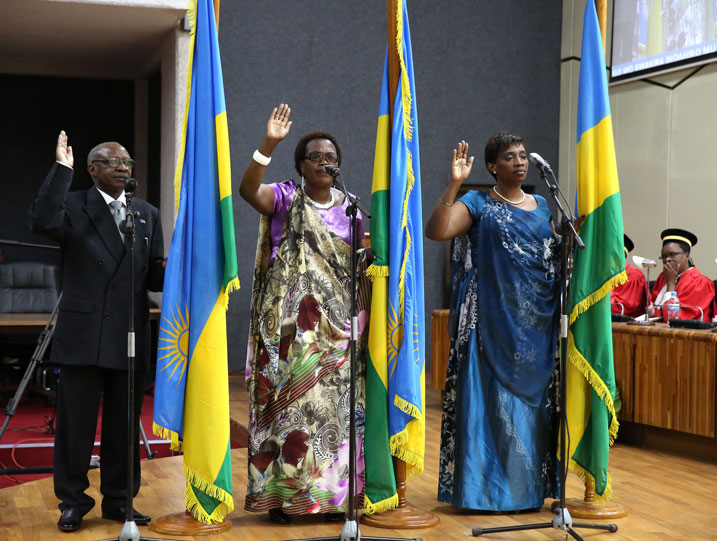 Abagize inteko ishingamategeko barahiye kuri uyu wa 18/08/2014.