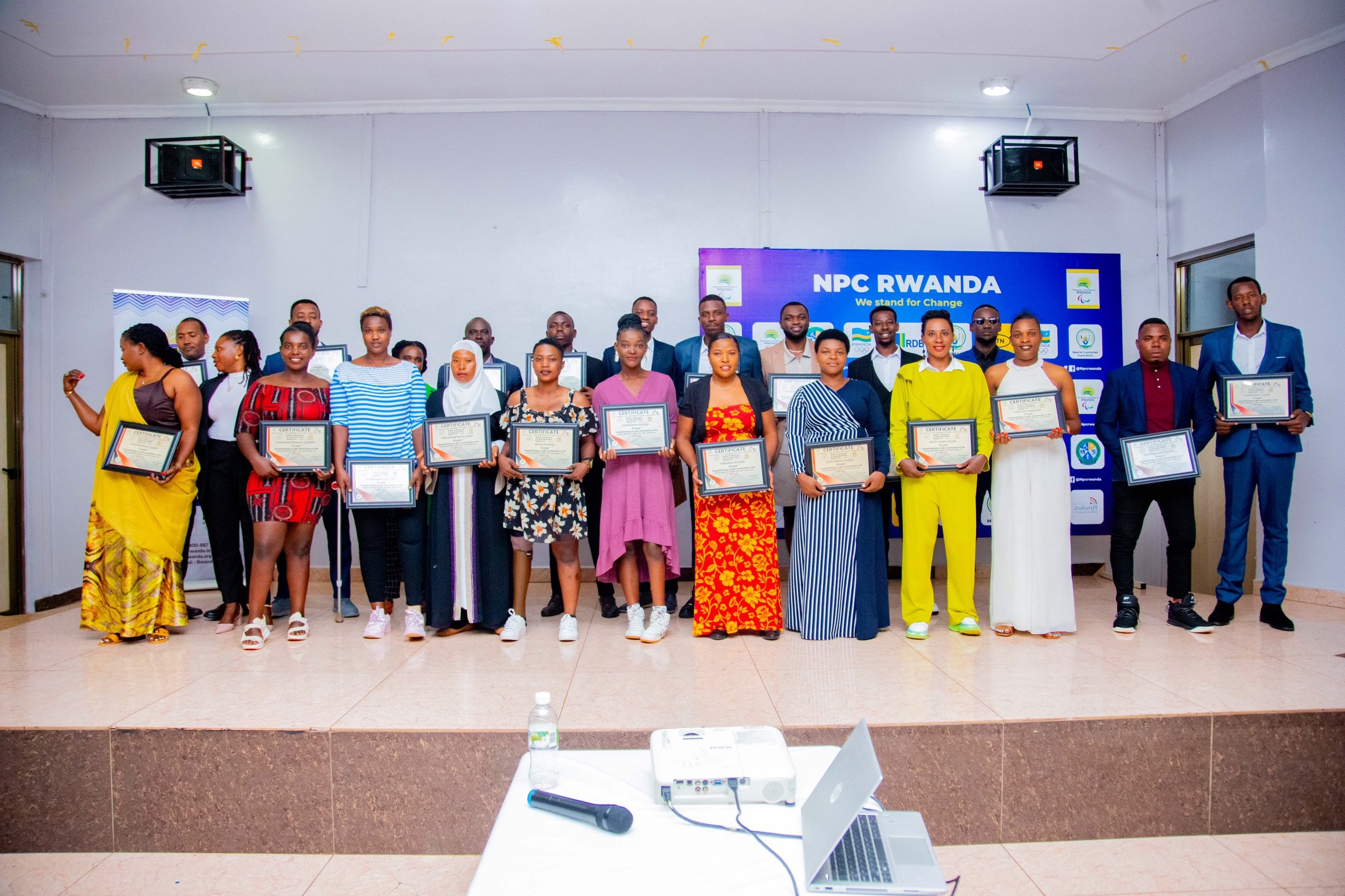 Mu bagore, ikipe y'Igihugu ya Sitting Volleyball yabaye iya karindwi mu gikombe cy'Isi na yo yashimiwe