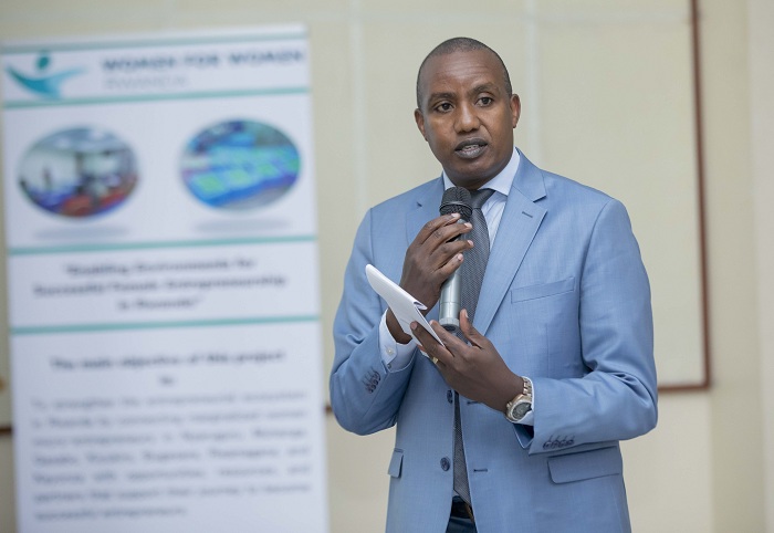 Ezechiel Rukema avuga ko bagamije guhindura imyumvire y'uko umugore adashoboye