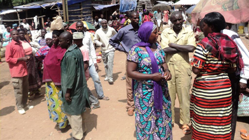 Abagore bakora ubucuruzi bw'ambukiranya umupaka basabwe kubukora bivuye inyuma.