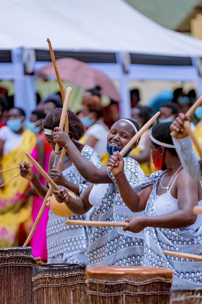 Abagore muri Kayonza bazi no gucurangisha ibikoresho bitandukanye