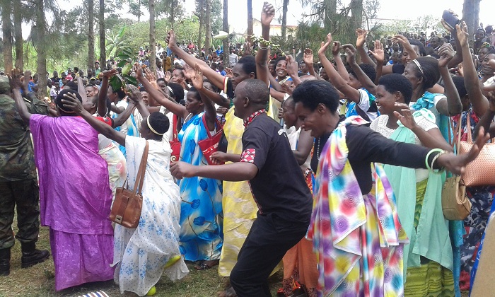Abagore ngo babohotse inkoni n'itotezwa bakorerwaga n'abagabo
