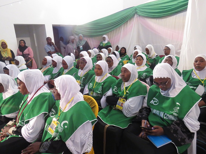 Abahagurutse mu Rwanda bagiye i Maka bahawe umwambaro ubaranga