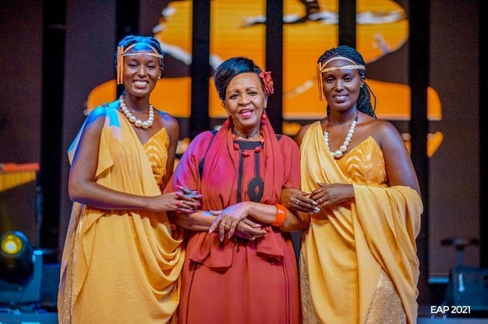 Ange na Pamela bari kumwe na Cecile Kayirebwa
