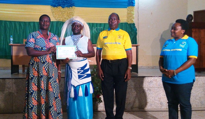 Abahanzi bahawe icyemezo cy'ubutore 