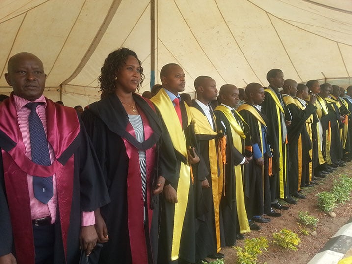 Abahawe impamyabumenyi barimo abari basanzwe bigisha muri INATEK ndetse n'abayobozi mu Karere ka Ngoma.